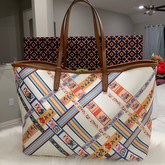 Tory Burch kerrington square tote - Picture 3 of 7